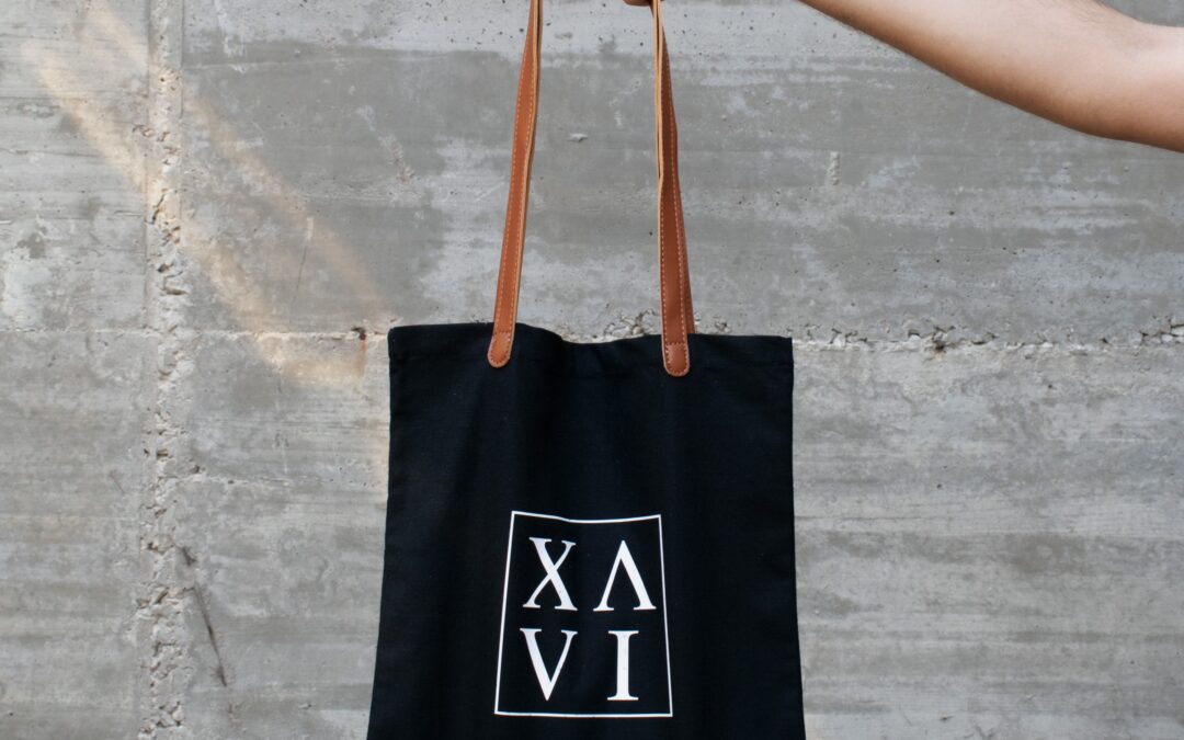 Cloth bag with leather